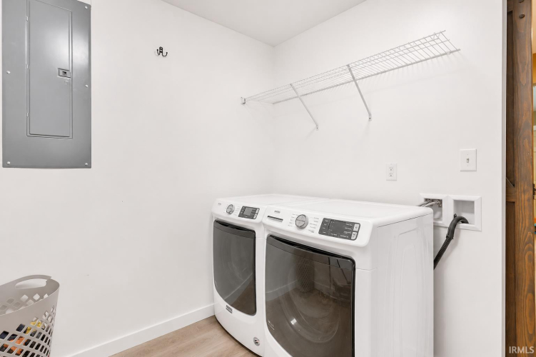 Listing Image 20