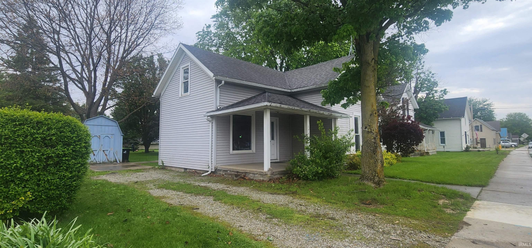 Listing Image 4