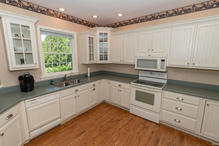Listing Image 19
