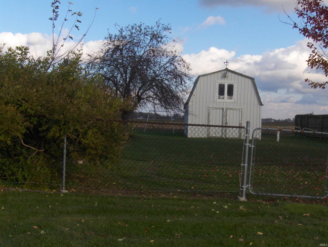 Listing Image 4
