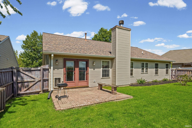 Listing Image 4
