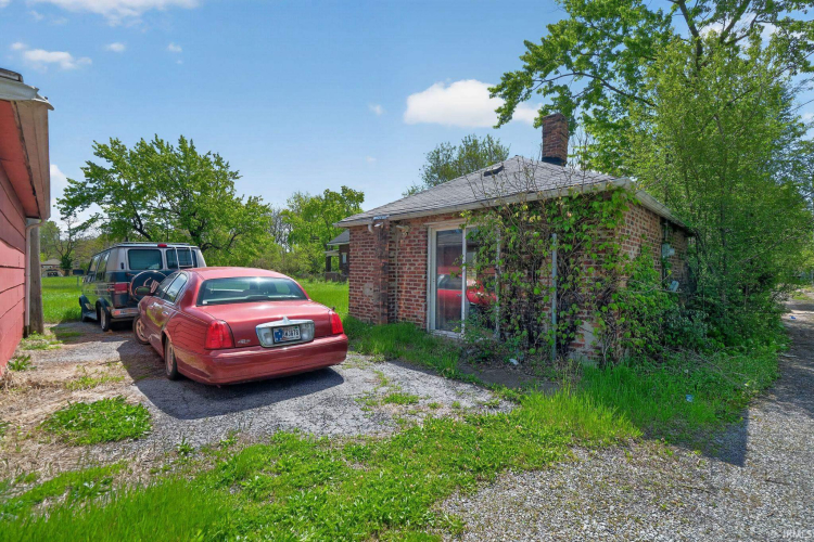 Listing Image 24