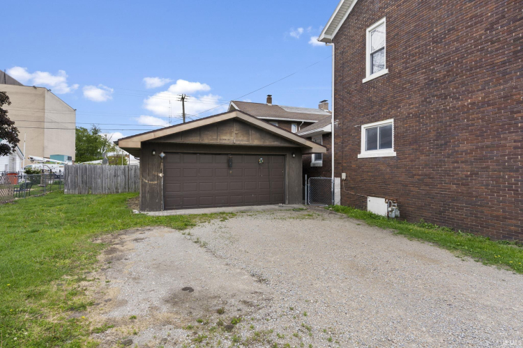 Listing Image 27