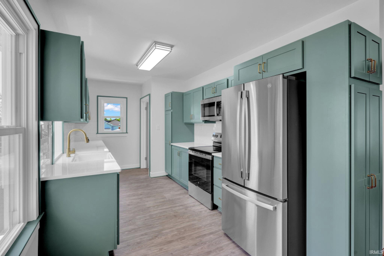 Listing Image 9
