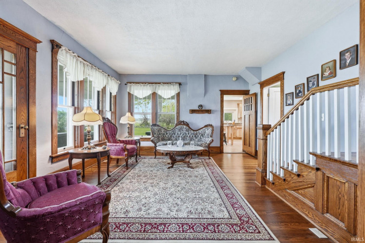 Listing Image 12