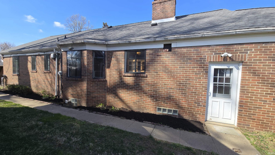 Listing Image 28
