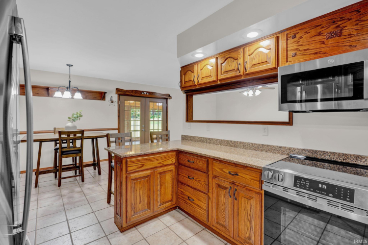 Listing Image 5