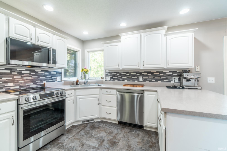 Listing Image 15
