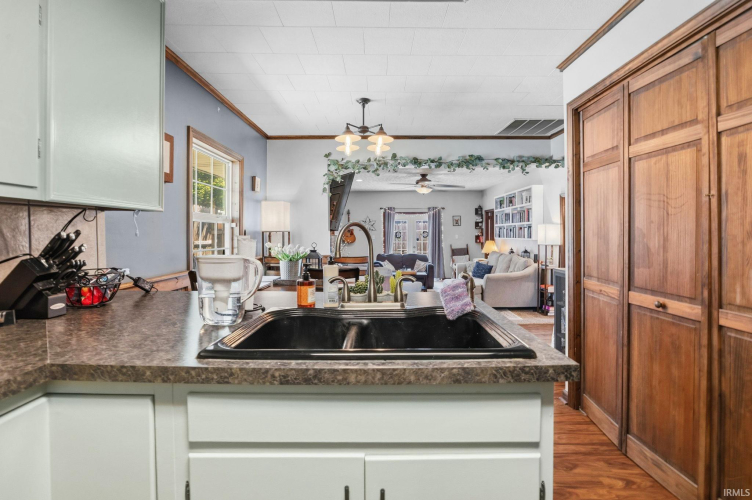 Listing Image 13