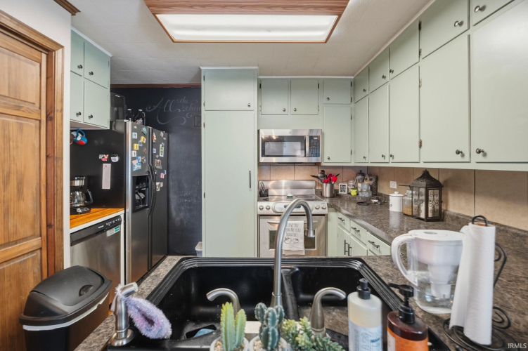 Listing Image 15