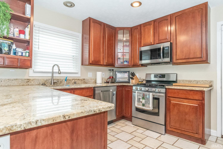 Listing Image 6