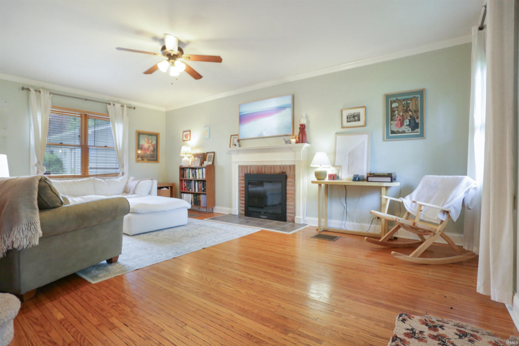 Listing Image 7