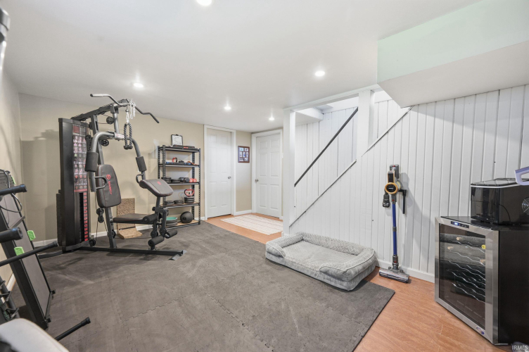 Listing Image 12