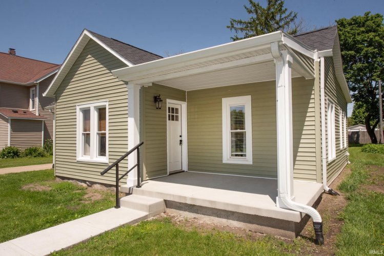 Listing Image 3