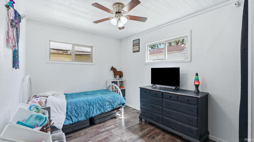 Listing Image 16