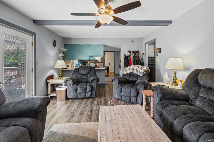 Listing Image 11