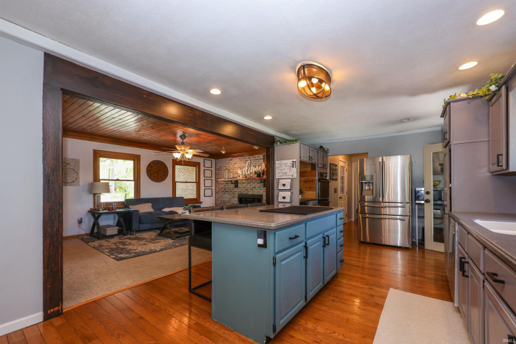 Listing Image 3