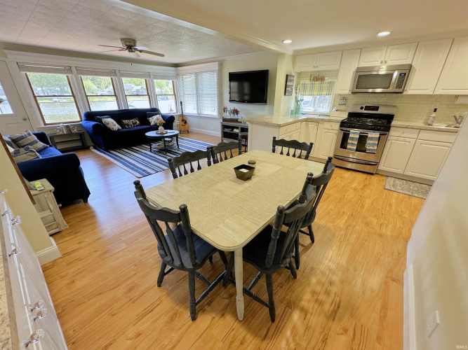 Listing Image 7