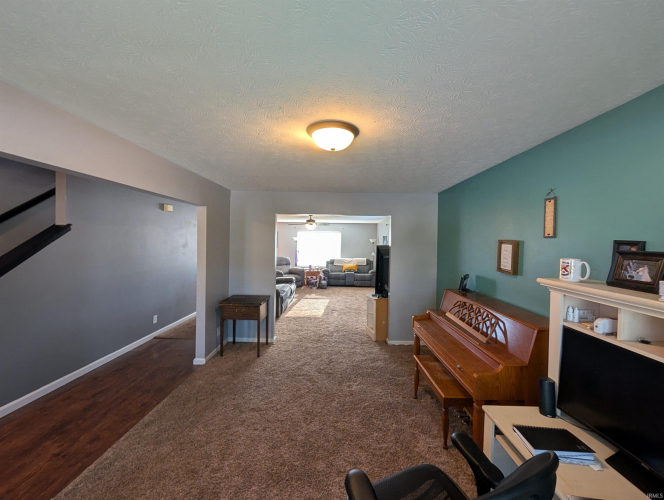 Listing Image 11