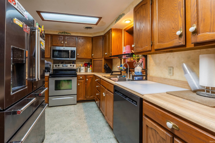 Listing Image 10