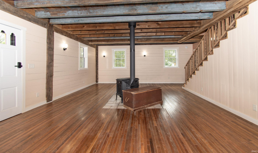 Listing Image 12