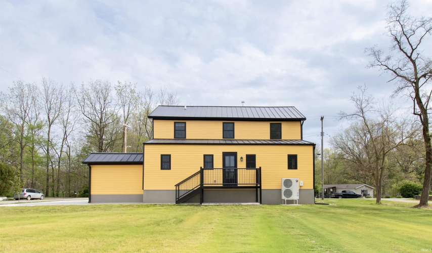 Listing Image 4