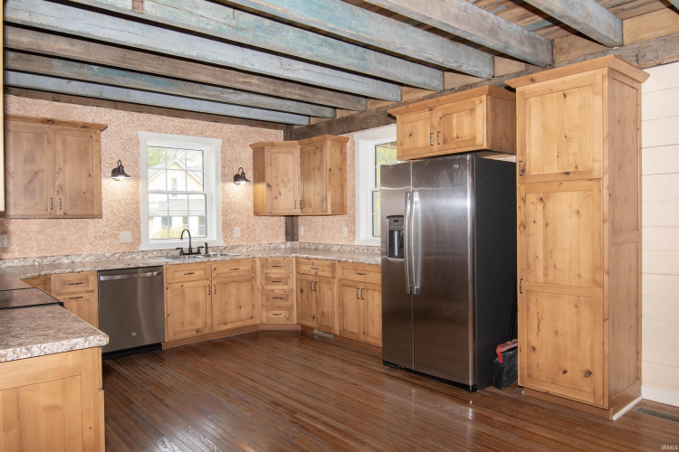 Listing Image 9