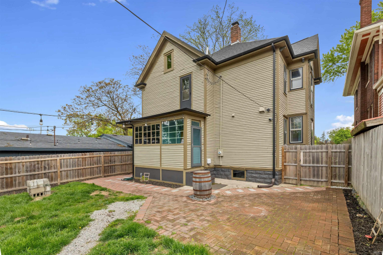 Listing Image 5