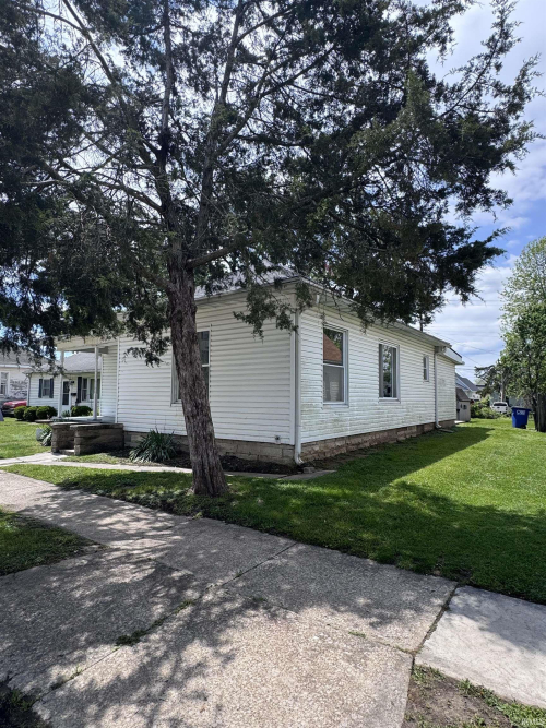 Listing Image 4