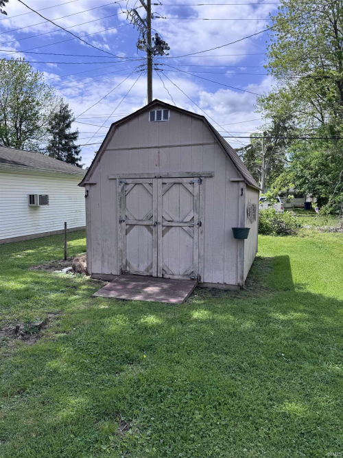 Listing Image 6