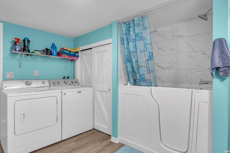 Listing Image 18