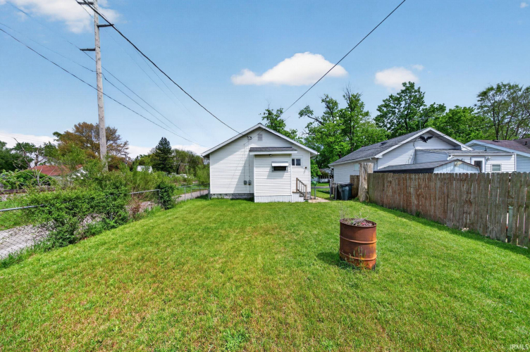 Listing Image 17