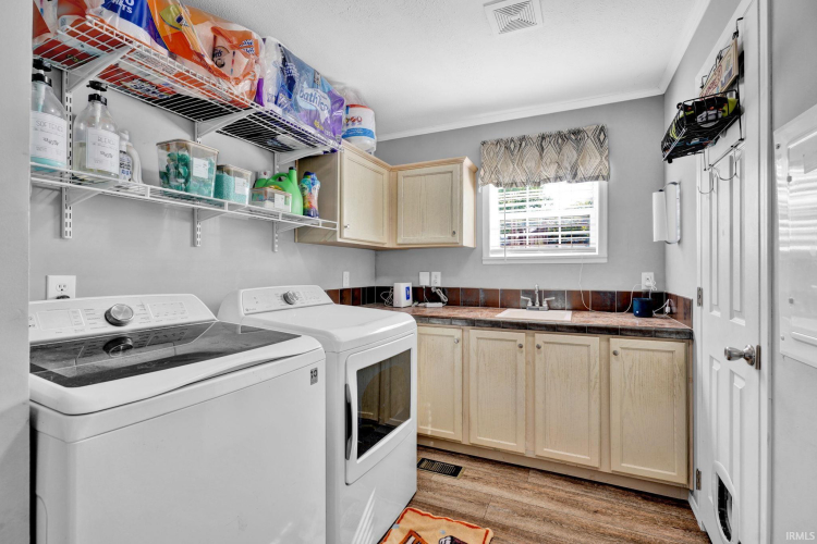 Listing Image 20