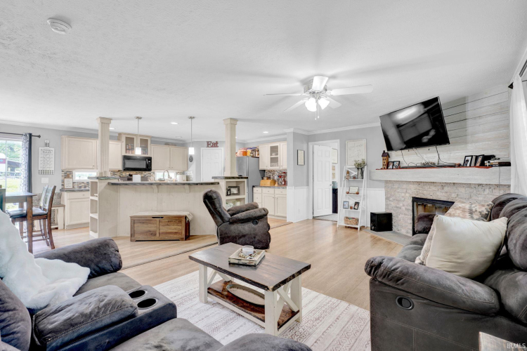 Listing Image 7