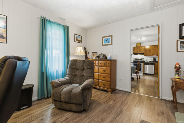 Listing Image 17