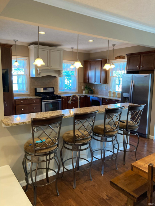 Listing Image 11