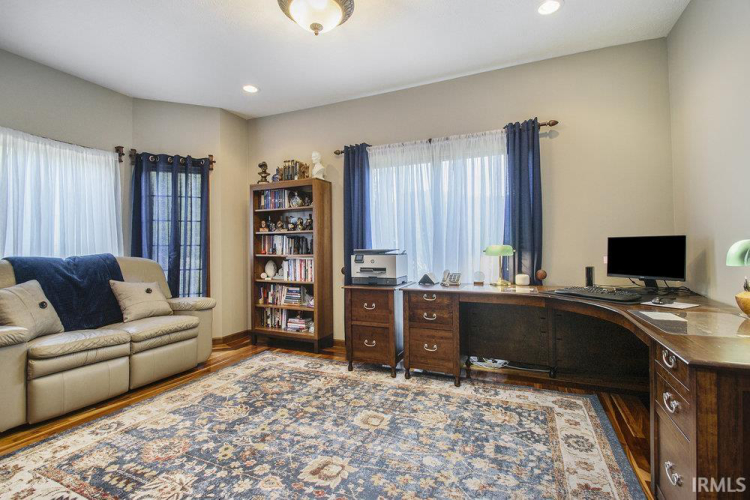 Listing Image 8