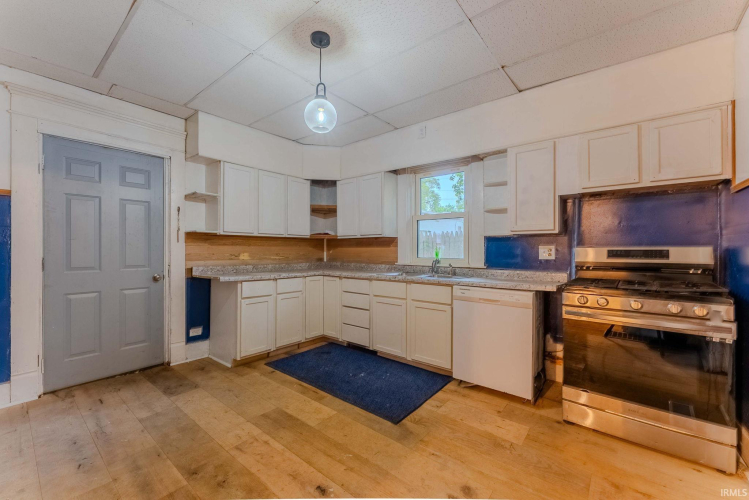 Listing Image 14