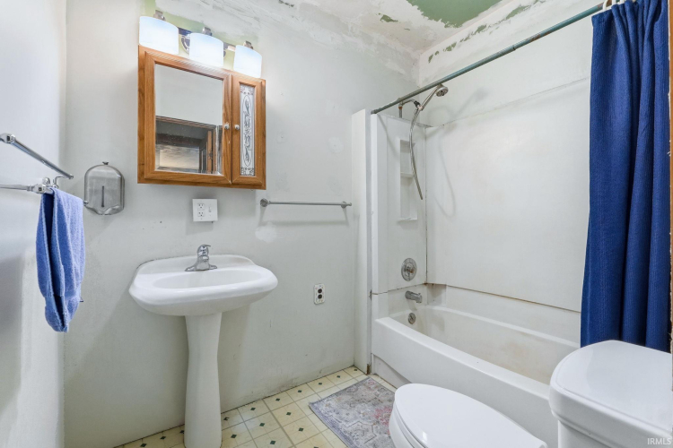 Listing Image 16