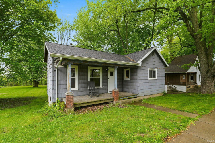 Listing Image 4