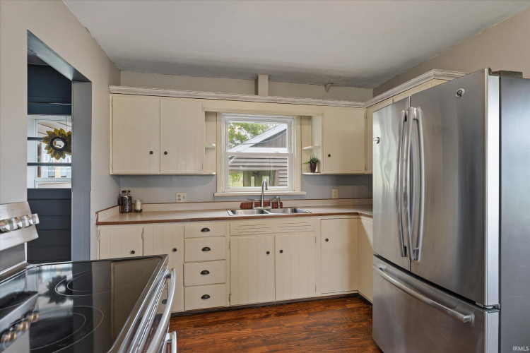 Listing Image 13