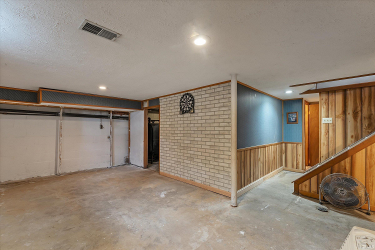 Listing Image 24