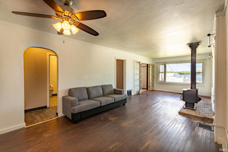 Listing Image 8