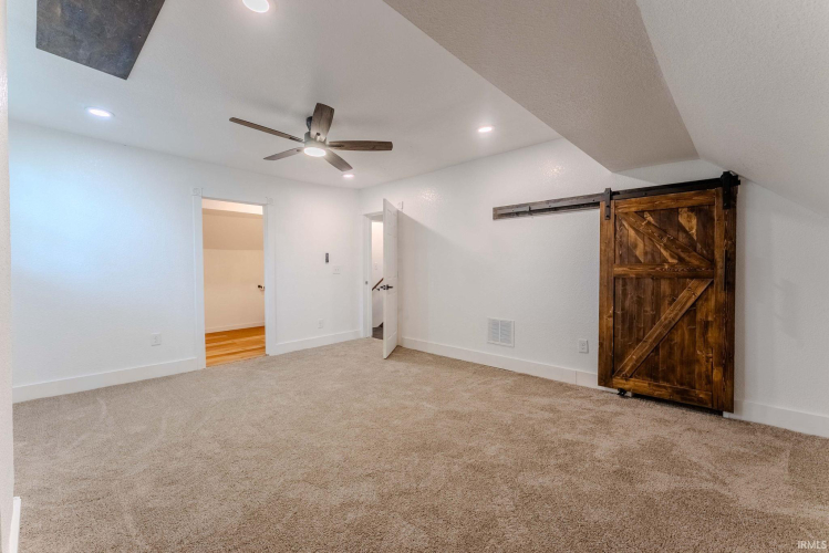 Listing Image 24
