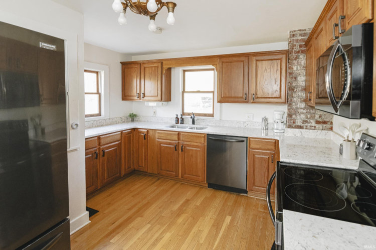 Listing Image 14