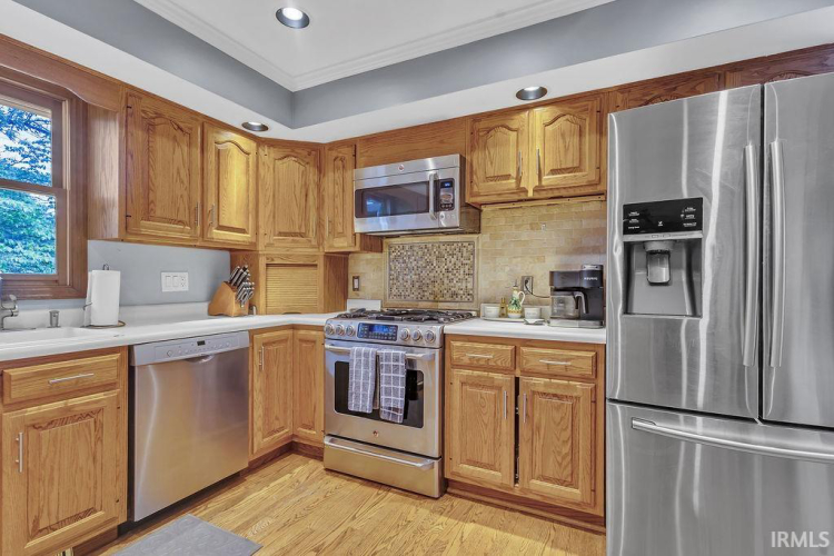 Listing Image 8