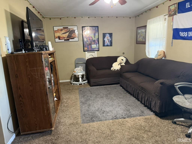 Listing Image 4