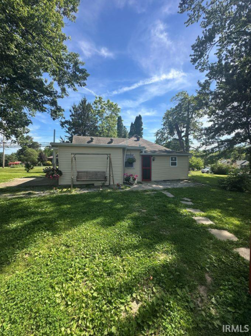 Listing Image 12