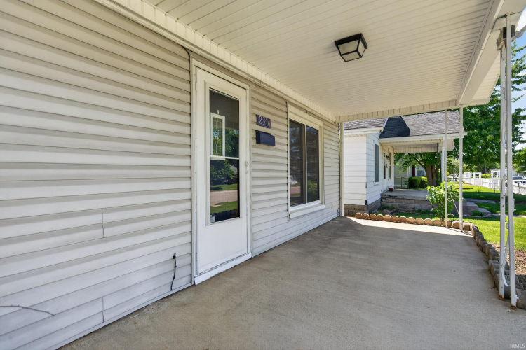 Listing Image 3