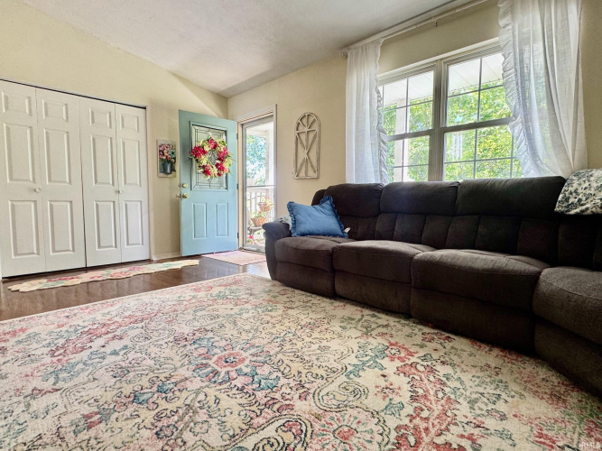 Listing Image 14